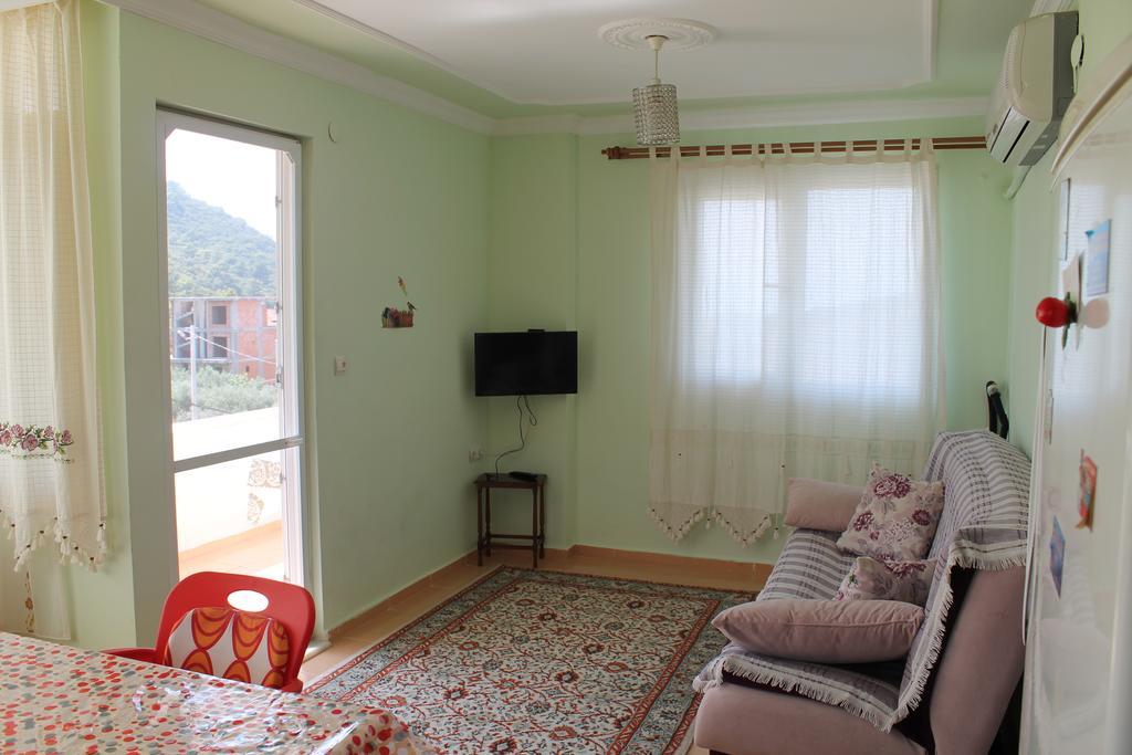 Zeus Apart Pansiyon Guzelcamli Bilik gambar
